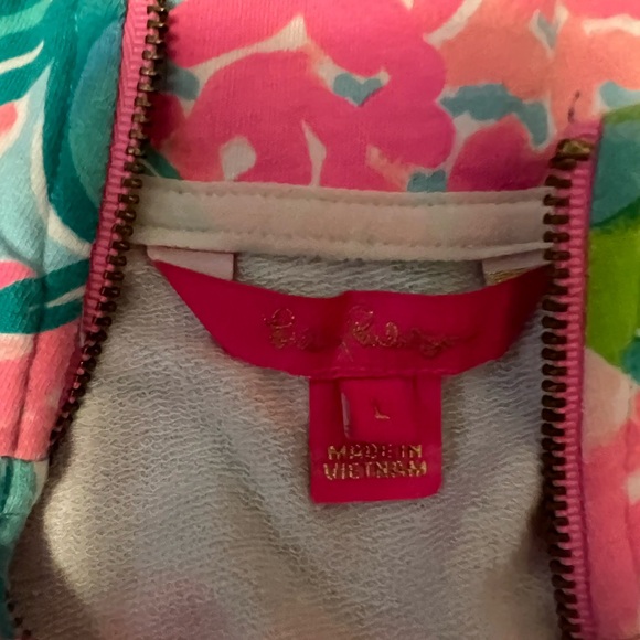 Lilly Pulitzer Pullover/Popover - Picture 2 of 3